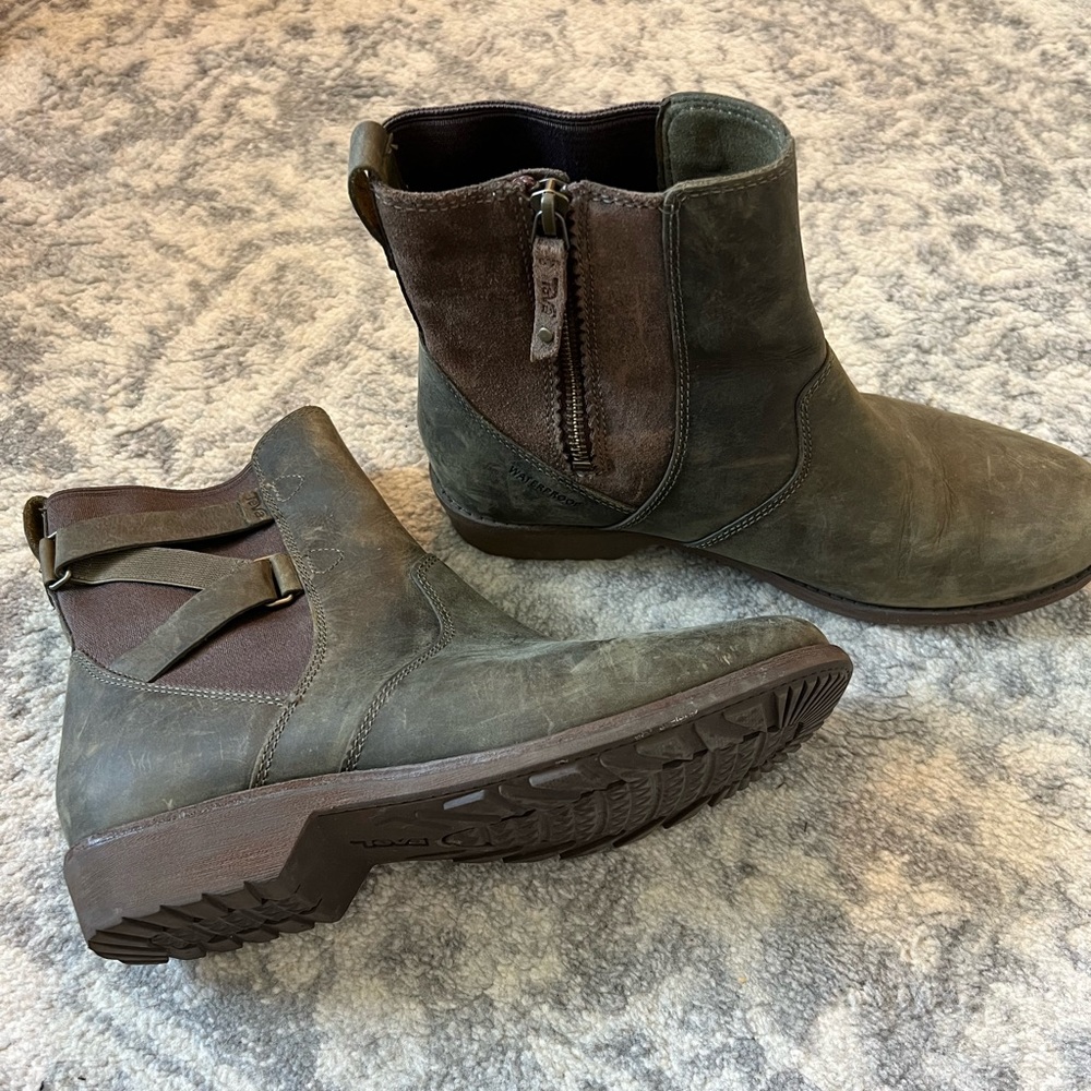 Teva Waterproof Zipper Boot